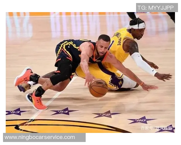 深圳篮球队包夹战术的创新与发展探讨 深圳篮球队包夹战术的创新与发展探讨