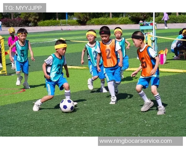 班级里的足球明星如何在绿茵场上展现风采与团队精神 班级里的足球明星如何在绿茵场上展现风采与团队精神