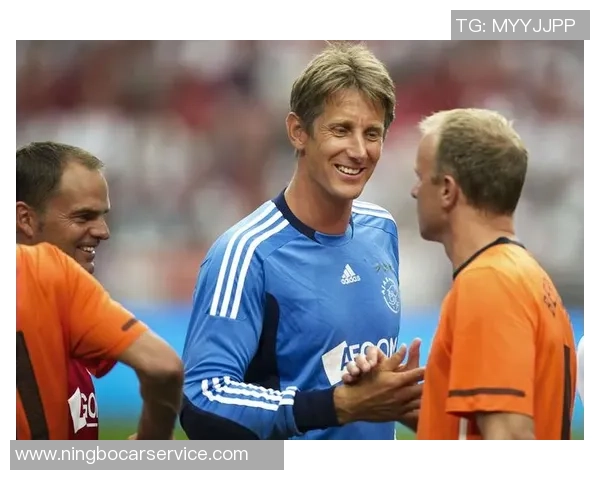 荷兰足球明星盘点:从古典到现代的传奇球员与他们的辉煌成就 荷兰足球明星盘点:从古典到现代的传奇球员与他们的辉煌成就