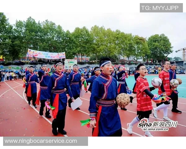 足球明星与气球的趣味挑战视频精彩瞬间大揭秘 足球明星与气球的趣味挑战视频精彩瞬间大揭秘