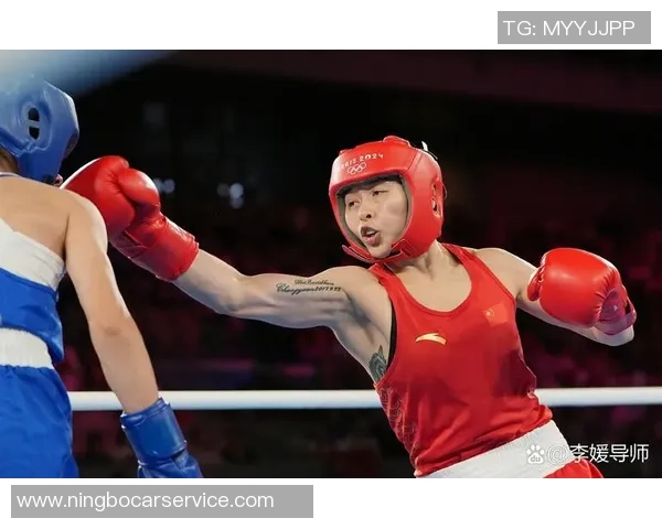 足球场上的拳击高手揭秘那些会打拳的足球明星们的双重运动才华 足球场上的拳击高手揭秘那些会打拳的足球明星们的双重运动才华