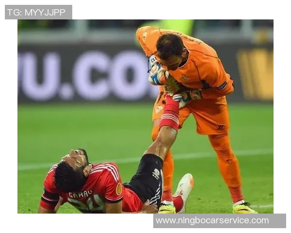 足球明星意外受伤瞬间大盘点精彩图片分享 足球明星意外受伤瞬间大盘点精彩图片分享