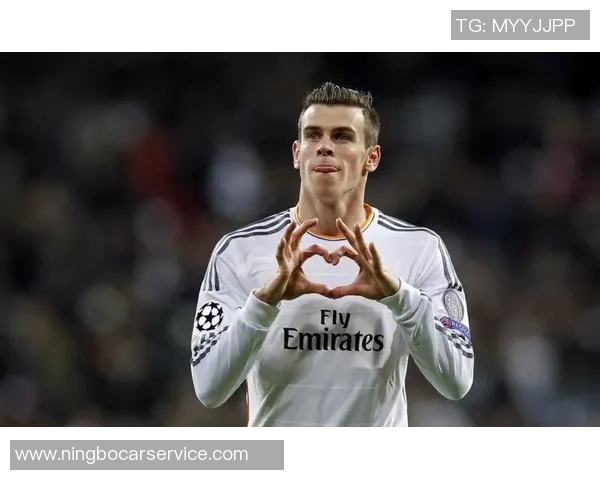 足球明星炫酷出场动画展现魅力与风采引领全场热潮 足球明星炫酷出场动画展现魅力与风采引领全场热潮