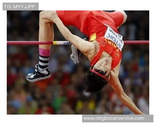 足球明星跳高之谜揭晓他竟然是这位传奇球员