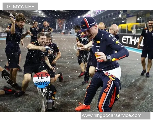 大满贯积分榜:武汉足球队以65分领跑 大满贯积分榜:武汉足球队以65分领跑